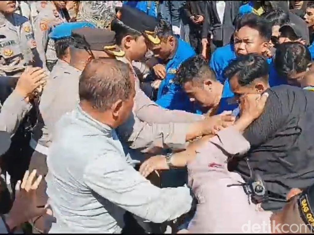 Tiga Mahasiswa Diamankan saat Demo Ricuh di Balai Kota Surabaya Dilepas